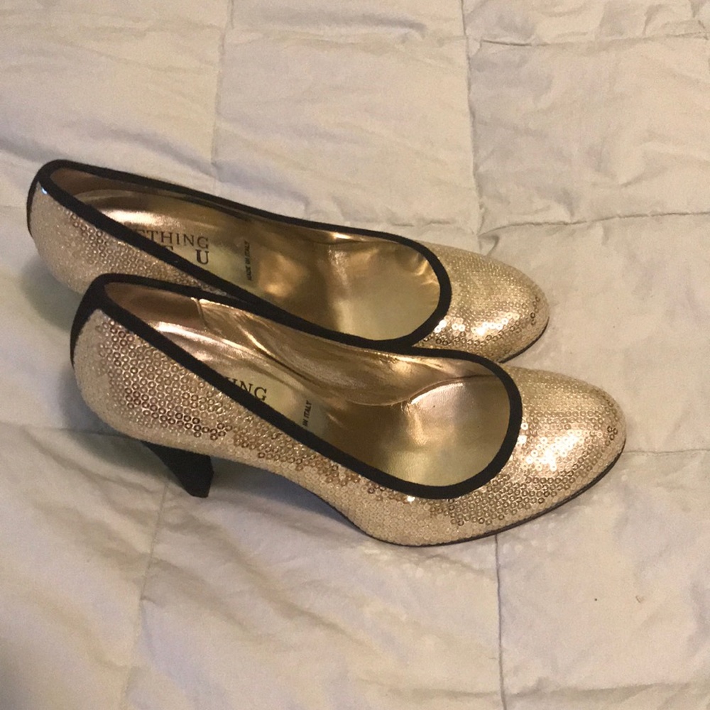 Something Bleu Gold Sequin Pumps sz 7